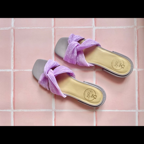 Lavender sandals from Fizzy Goblet, absolutely new